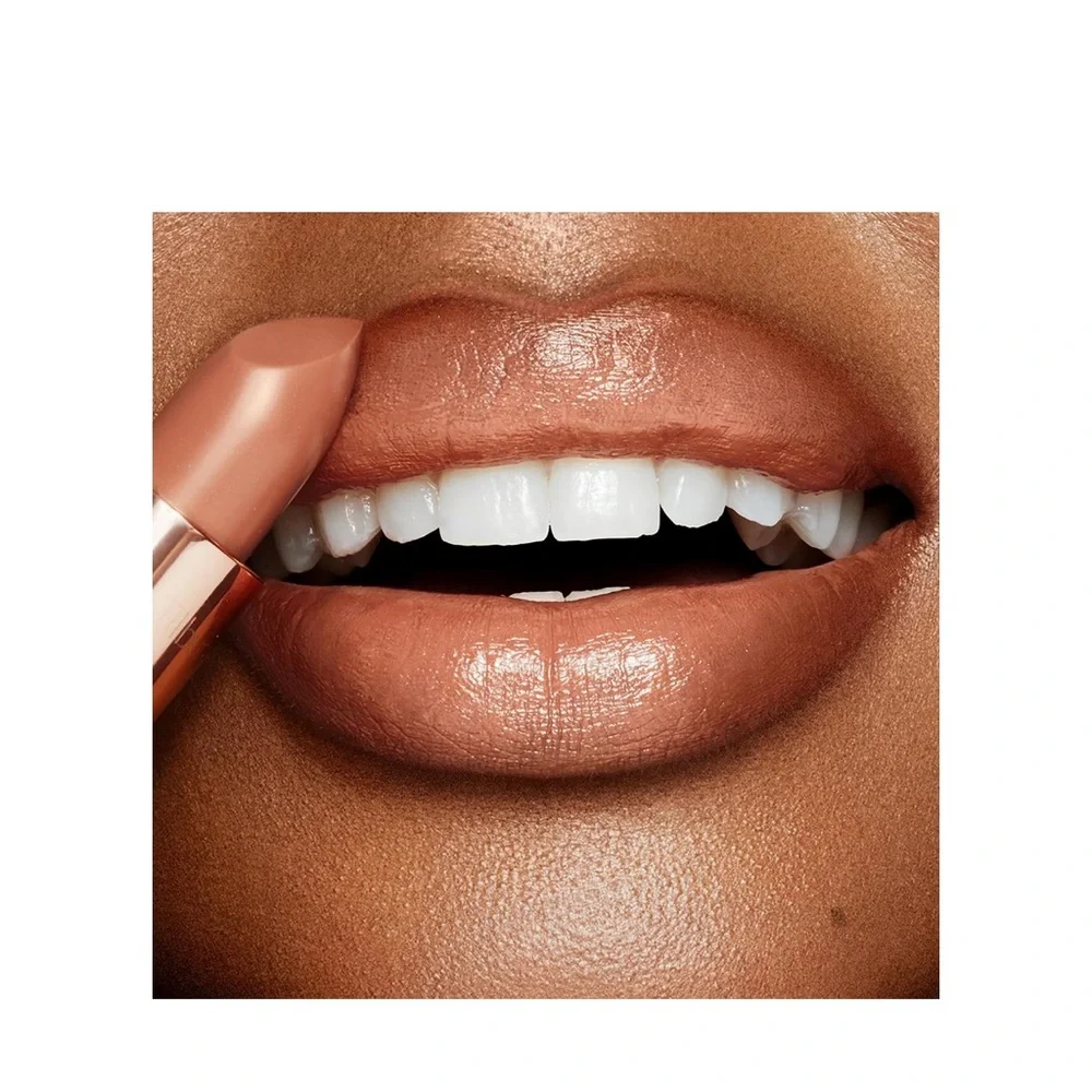 Charlotte Tilbury K.I.S.S.I.N.G Lipstick Yes Honey Nude Beige NWT